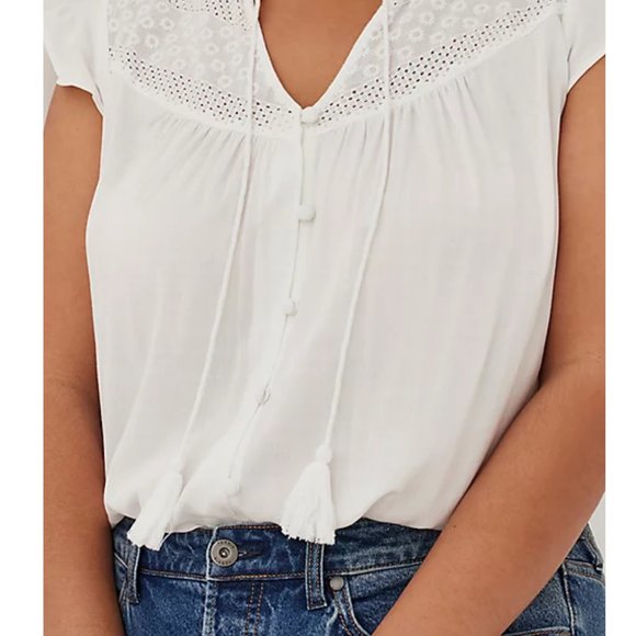 Torrid 3 Flutter Sleeve Peasant Blouse - White 3X 22 24 - Picture 4 of 9